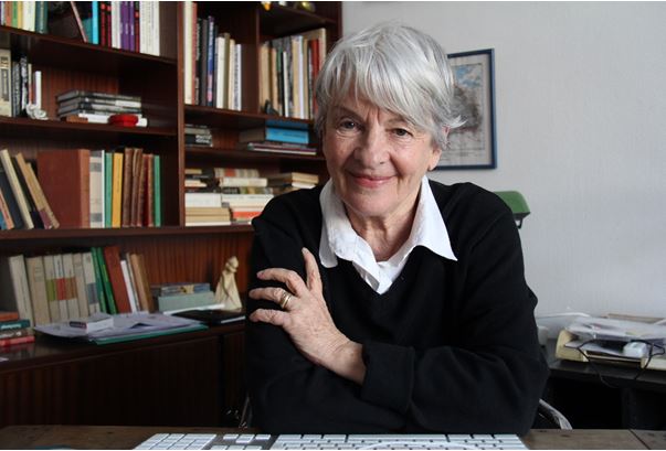 Nádasdy Borbála: Erős páncél a nyelv